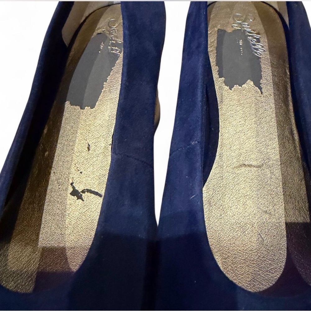 Navy blue suede block heel pumps. - Picture 7 of 7